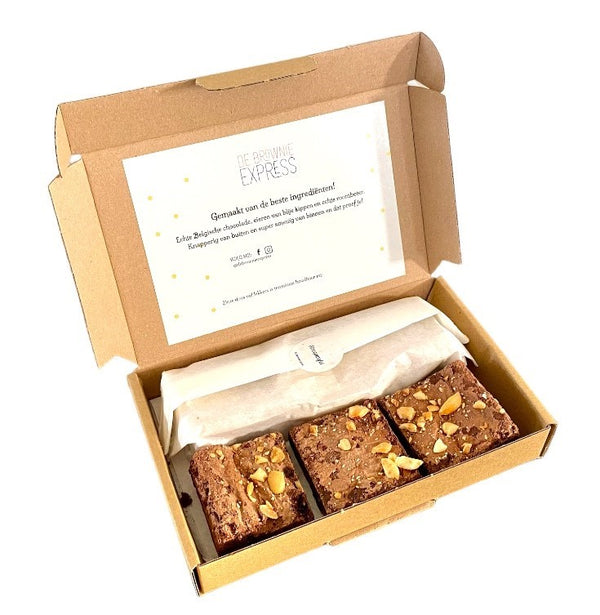 Brownie Box / Brownie box bestellen / 6 brownies verpakt in een brievenbusdoos.